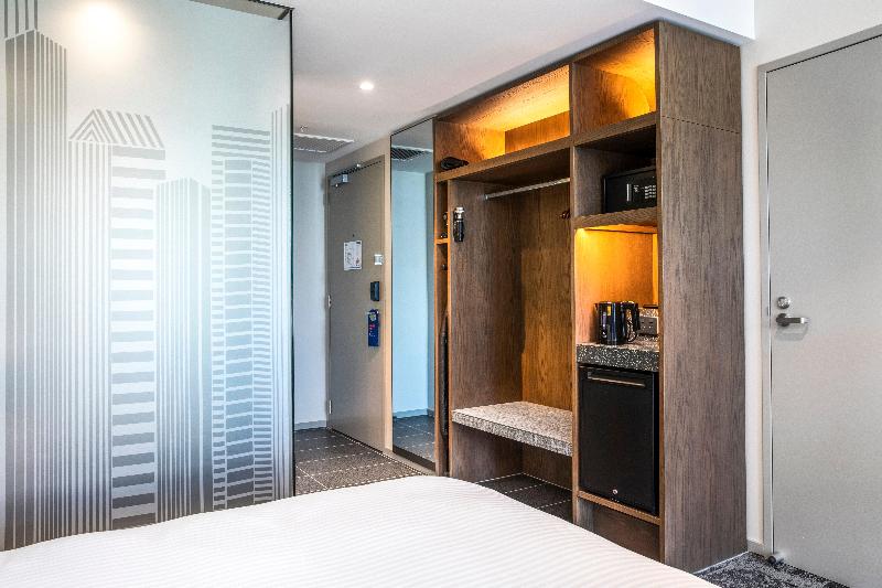 Holiday Inn Express Melbourne Little Collins image
