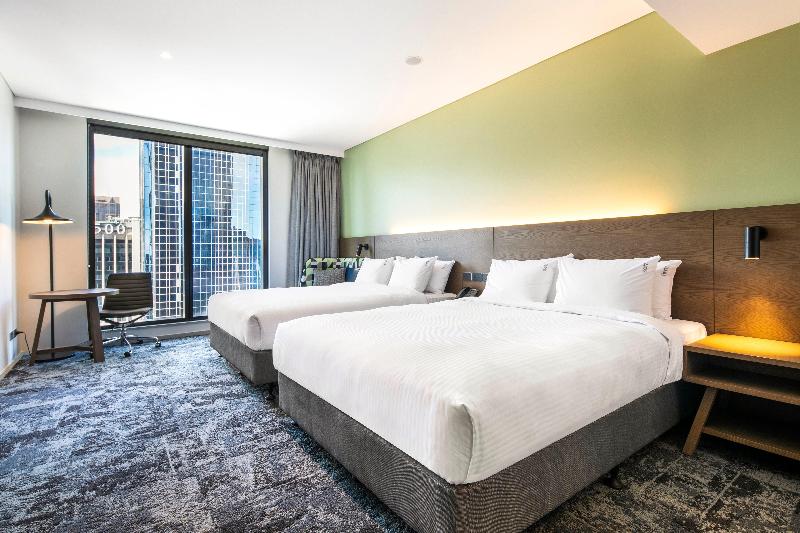 Holiday Inn Express Melbourne Little Collins image