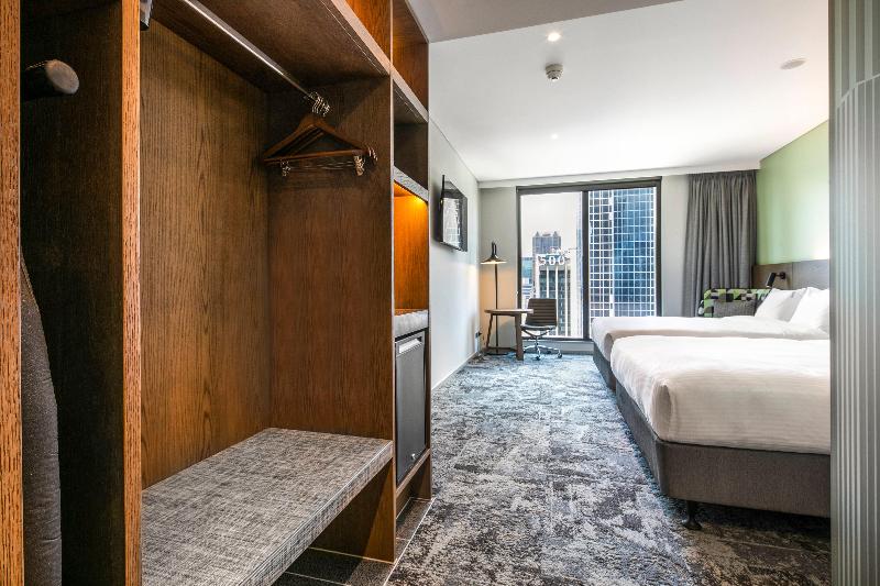 Holiday Inn Express Melbourne Little Collins image