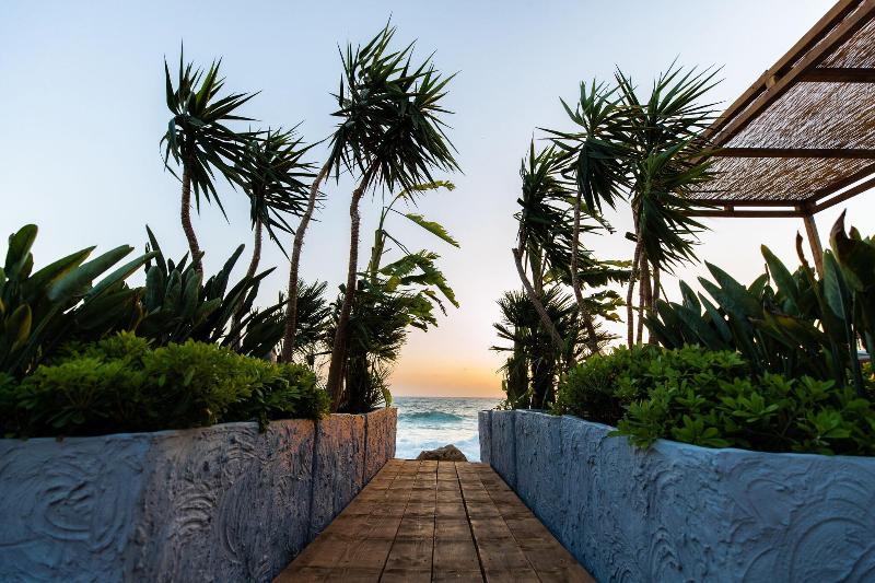 Be Batroun Beach Hotel image
