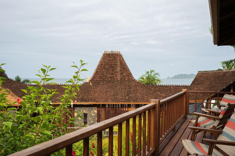 La Coralina Island House image