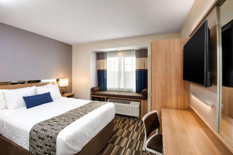 Microtel Inn & Suites by Wyndham Farmington image