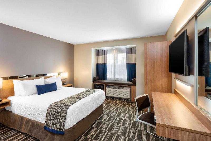 Microtel Inn & Suites by Wyndham Farmington image