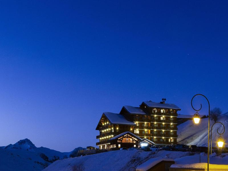 Ours Blanc Hotel & Spa image
