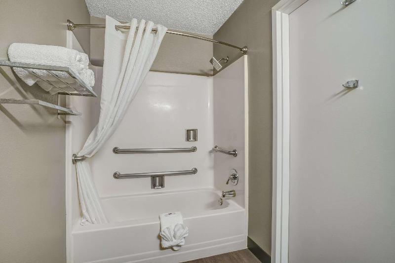 Motel 6 Columbus OH - OSU North image