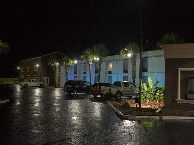 Regency Inn & Suites