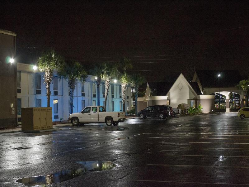 Regency Inn & Suites