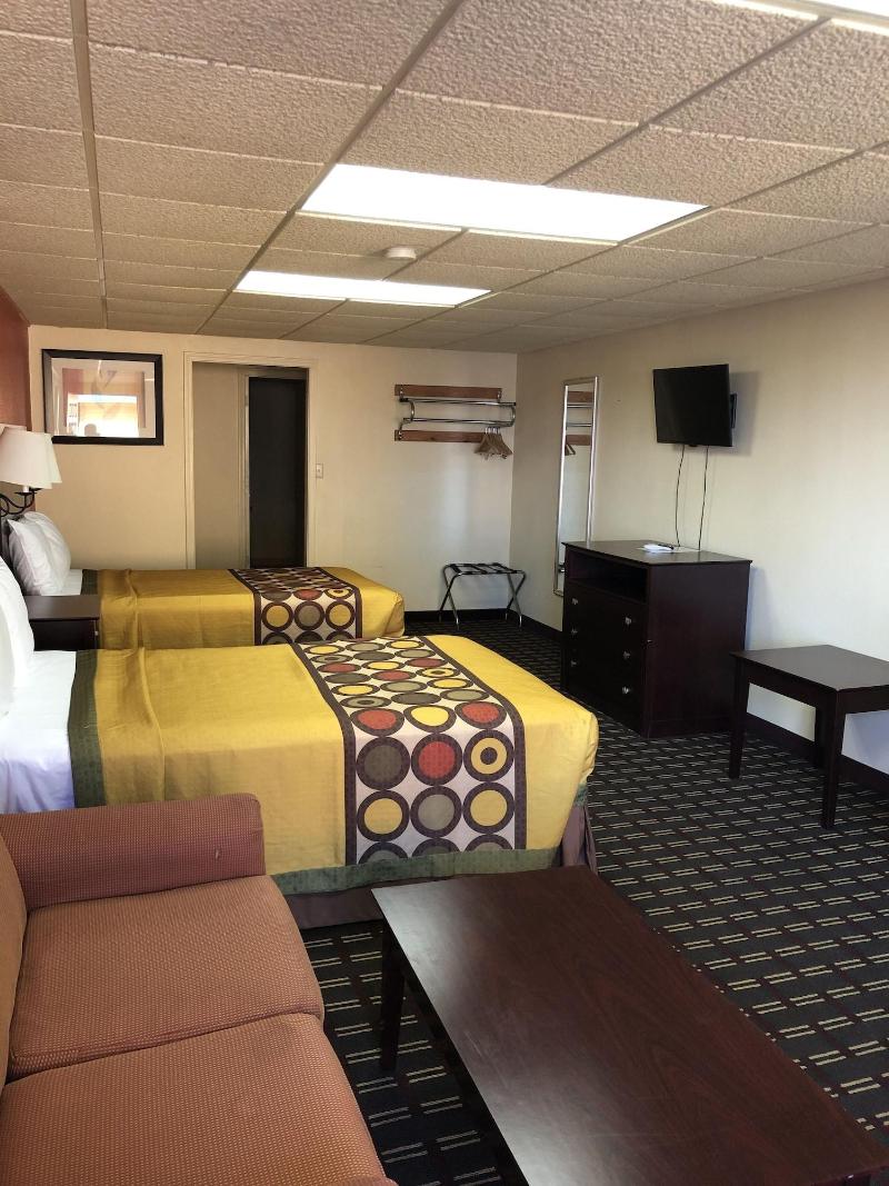 Executive Inn & Suites image 2
