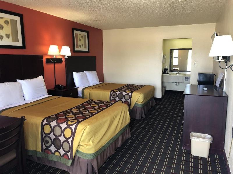 Executive Inn & Suites image 10