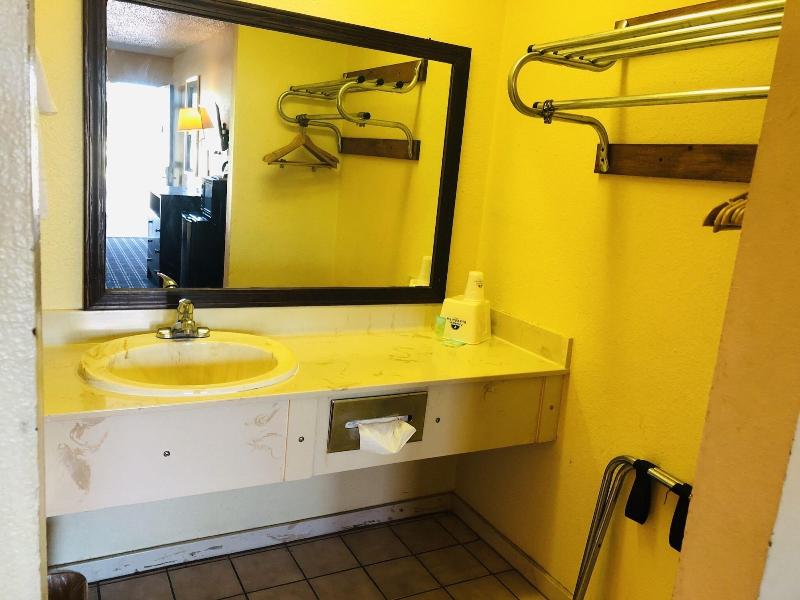 Executive Inn & Suites image