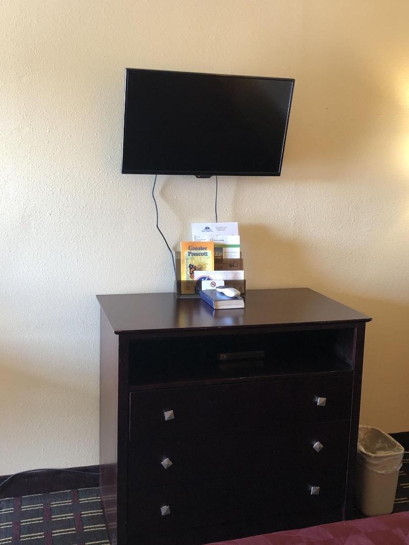 Executive Inn & Suites image
