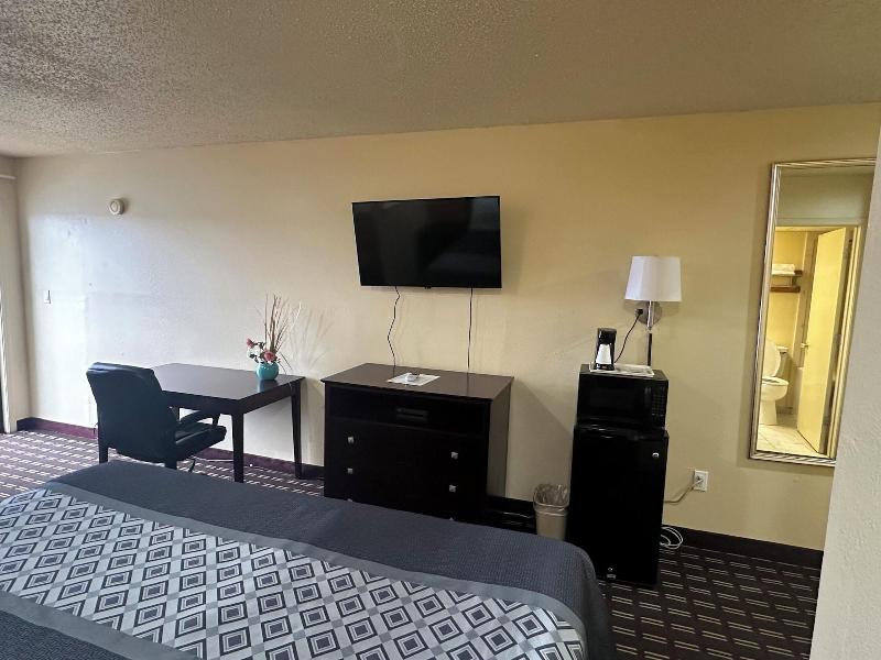 Executive Inn & Suites image