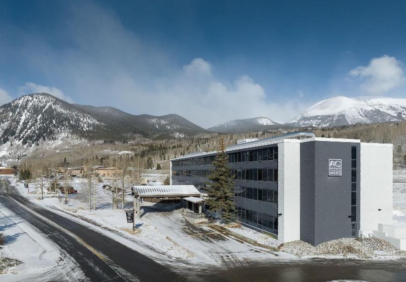 Summit Suites image