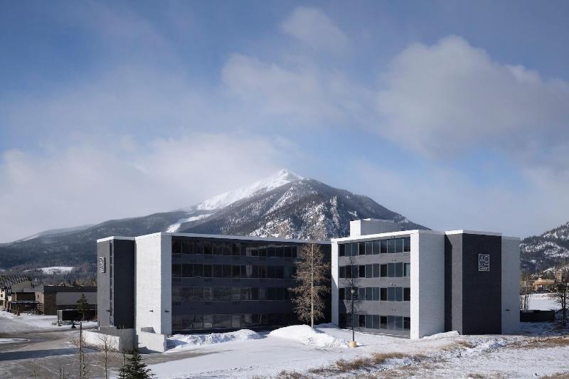 Summit Suites image