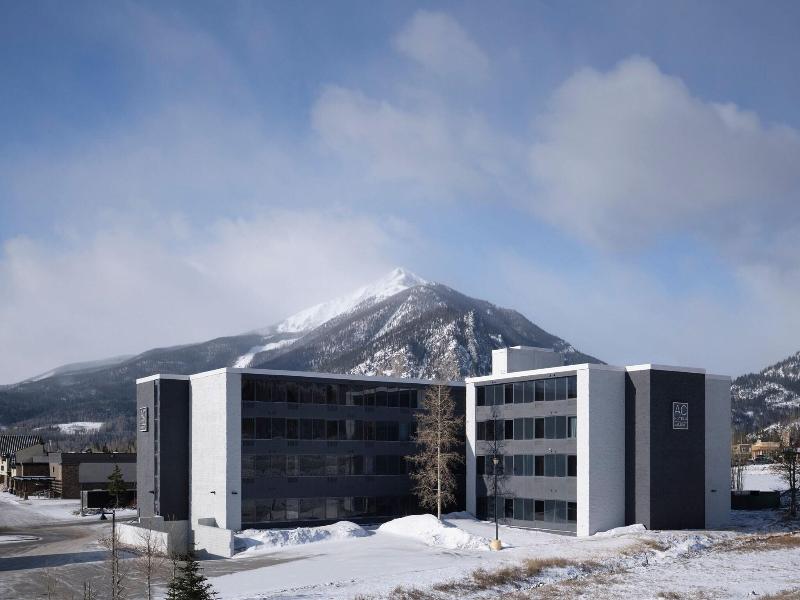 Summit Suites image