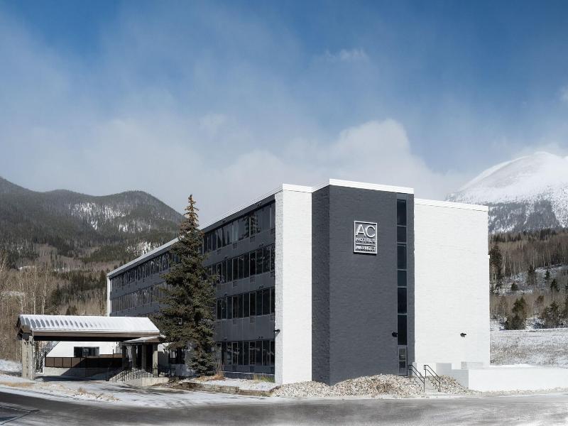 Summit Suites image