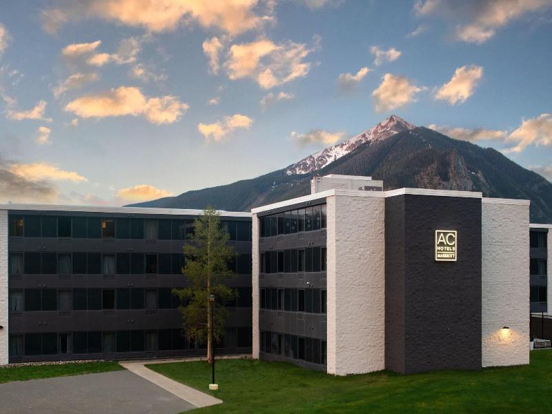 Summit Suites image