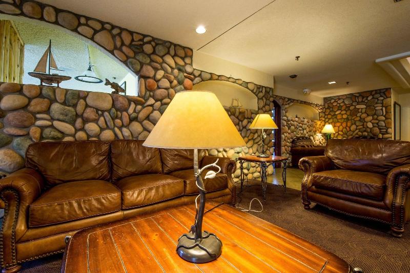 Summit Suites image