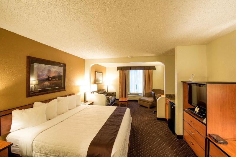 Summit Suites image