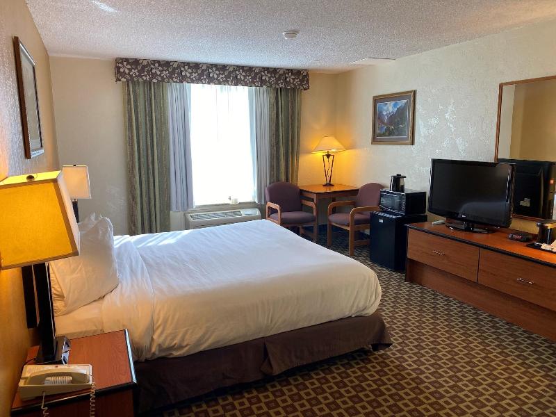 Summit Suites image