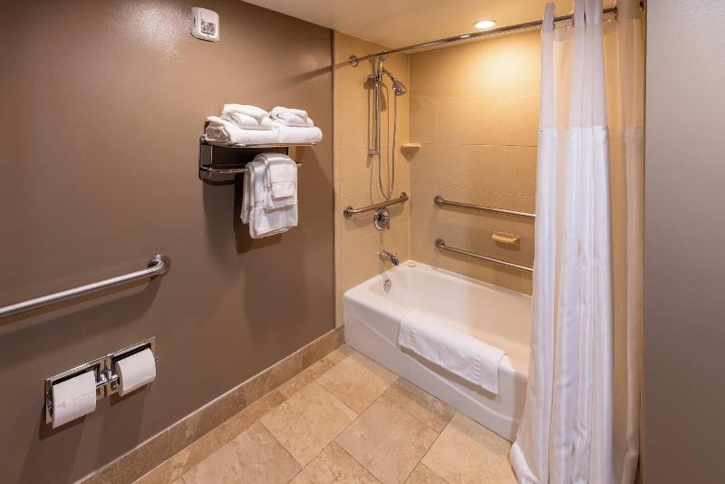 The Boulevard Inn & Bistro image