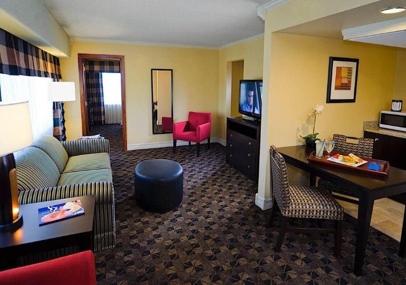 The Boulevard Inn & Bistro image
