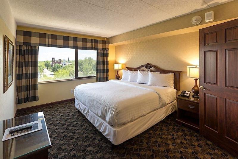 The Boulevard Inn & Bistro image