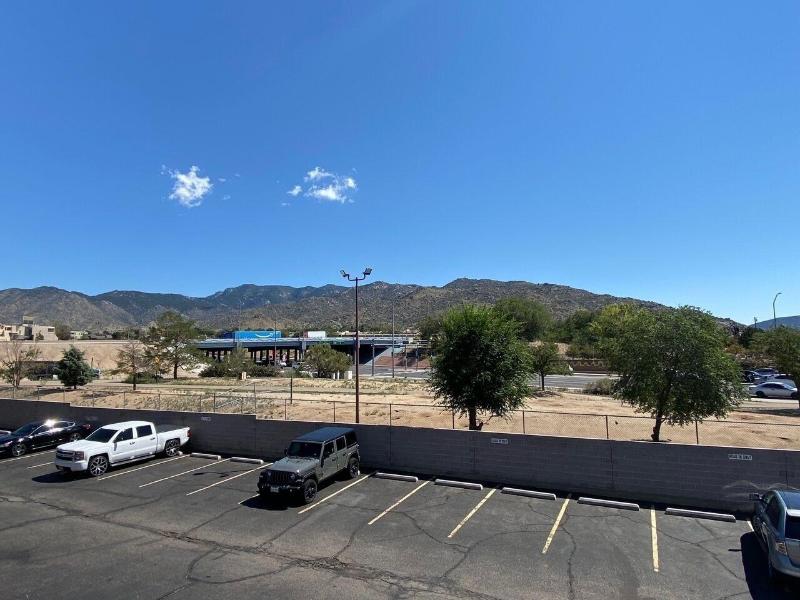 Desert Sands Inn & Suites image
