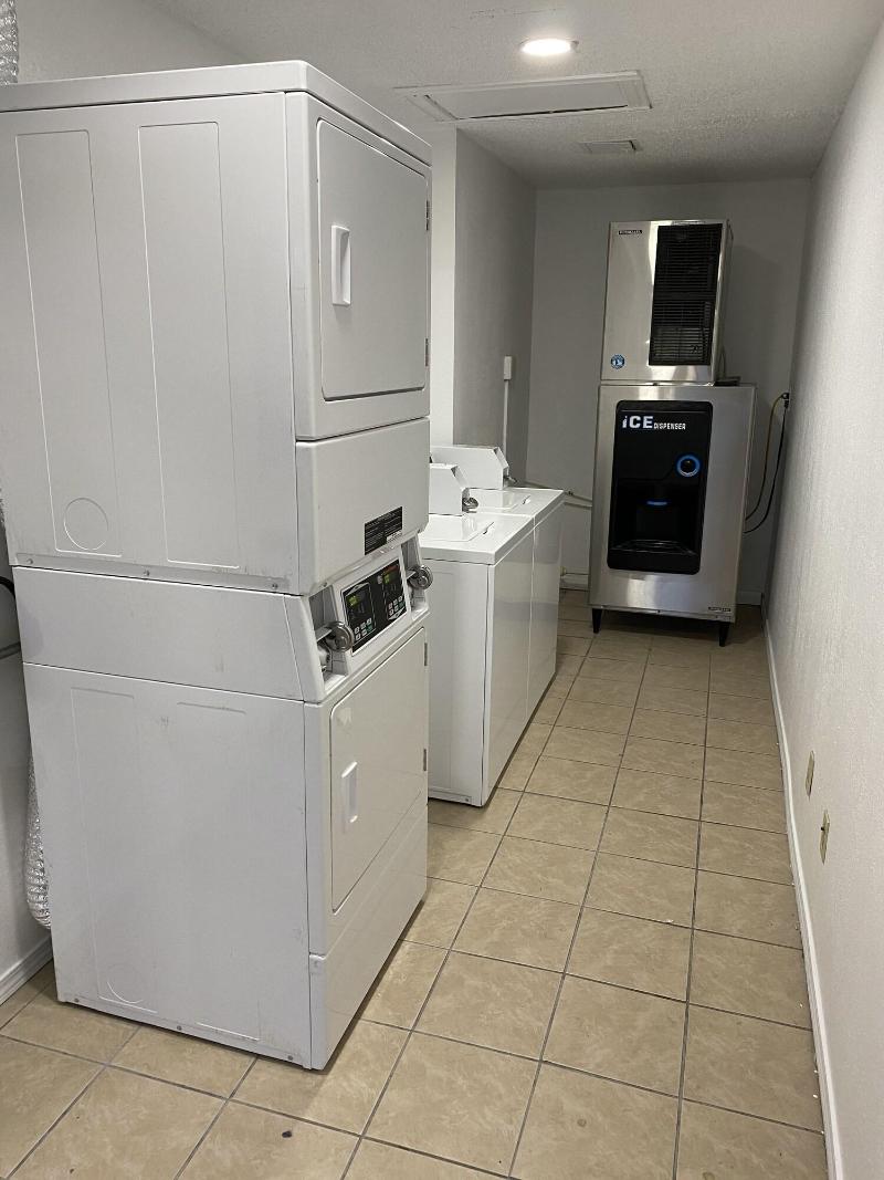 Desert Sands Inn & Suites image