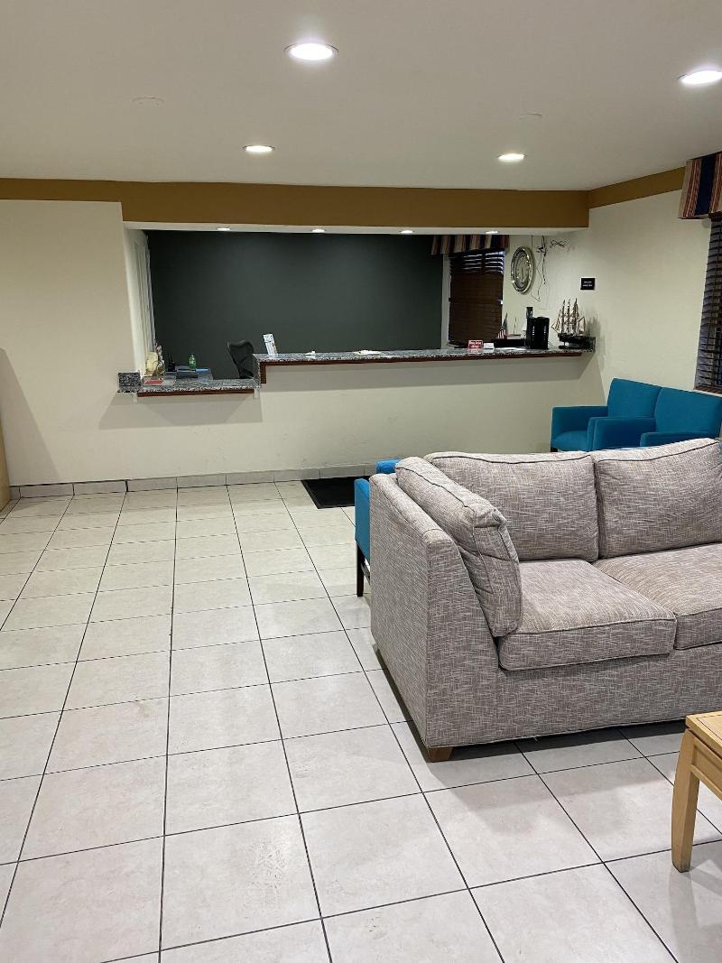 Desert Sands Inn & Suites image
