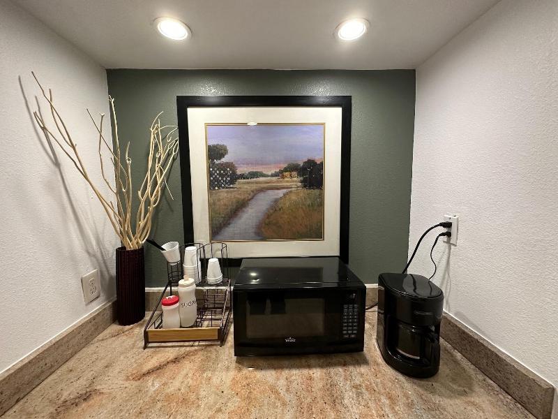 Desert Sands Inn & Suites image