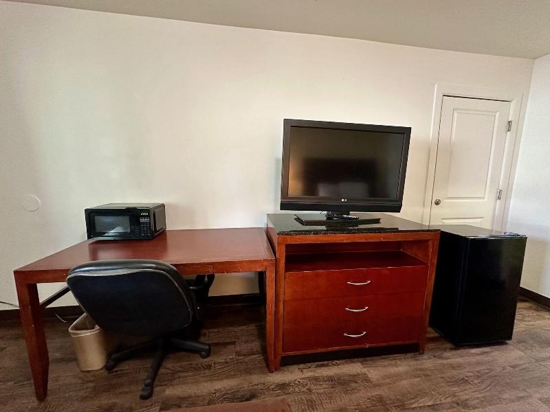 Desert Sands Inn & Suites image