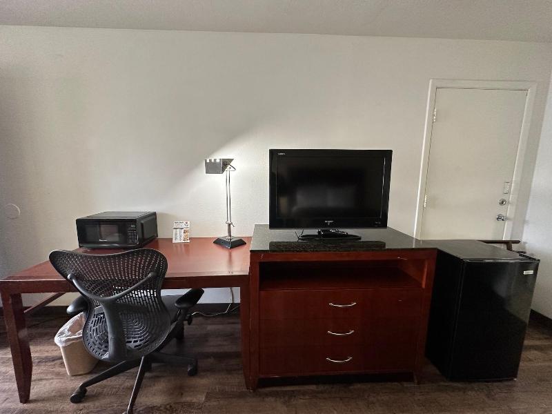 Desert Sands Inn & Suites image