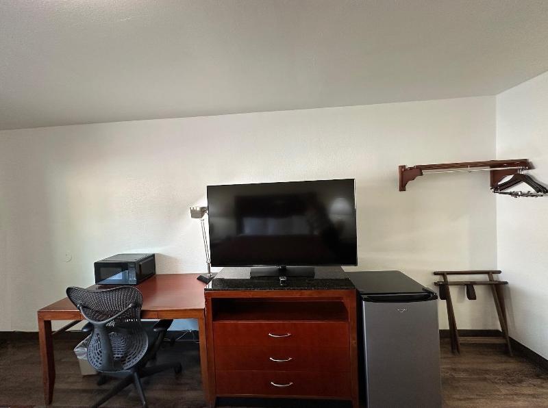 Desert Sands Inn & Suites image