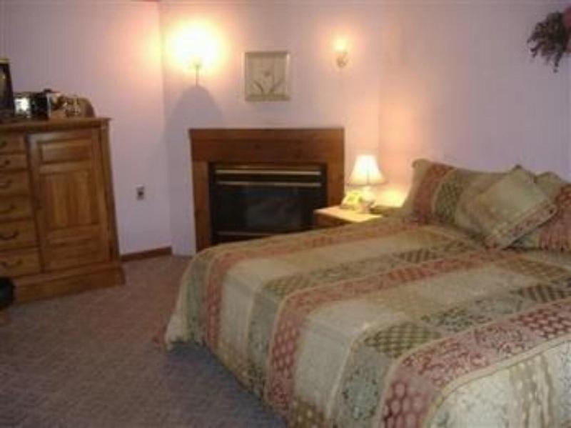 Sturbridge Country Inn image