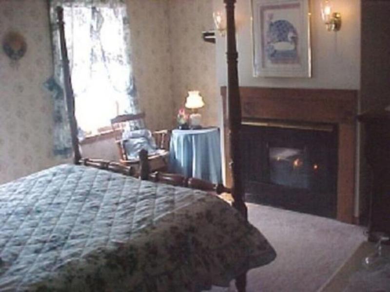 Sturbridge Country Inn image