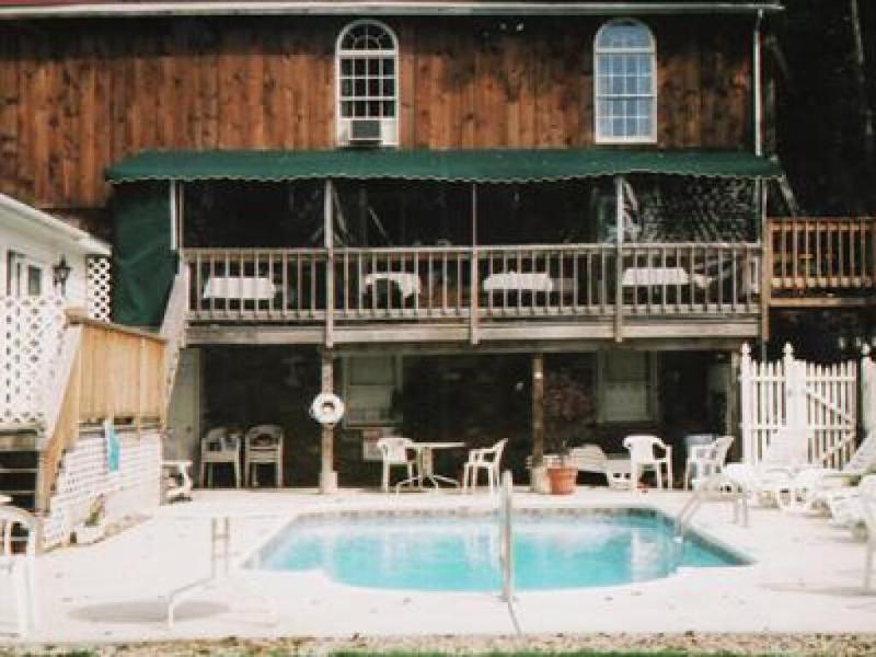 Sturbridge Country Inn image