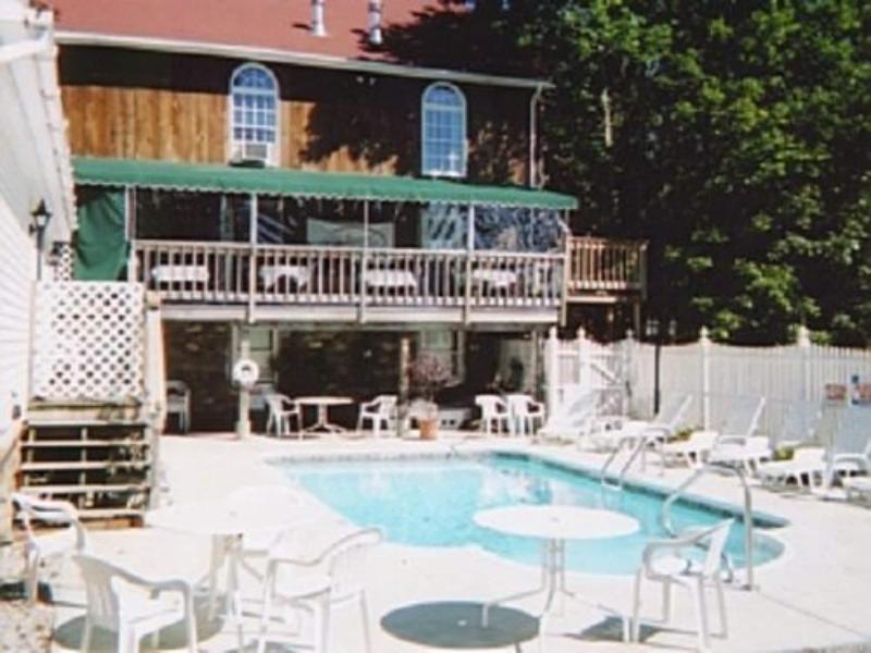 Sturbridge Country Inn image