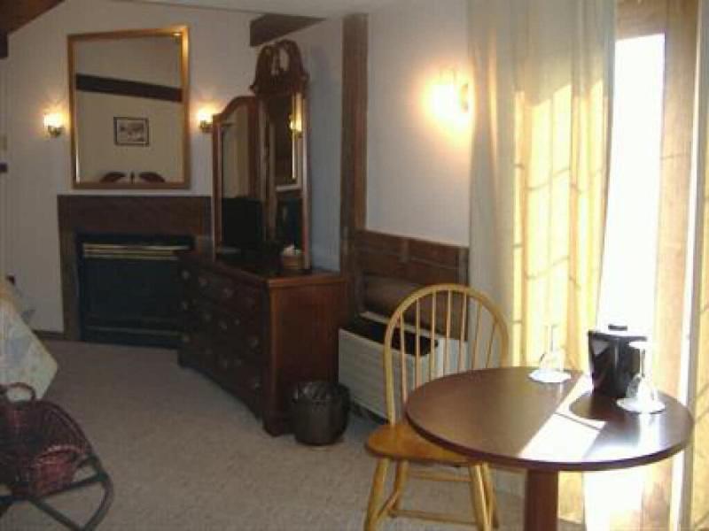 Sturbridge Country Inn image