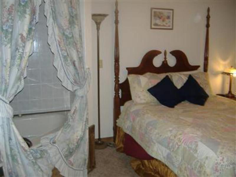 Sturbridge Country Inn image