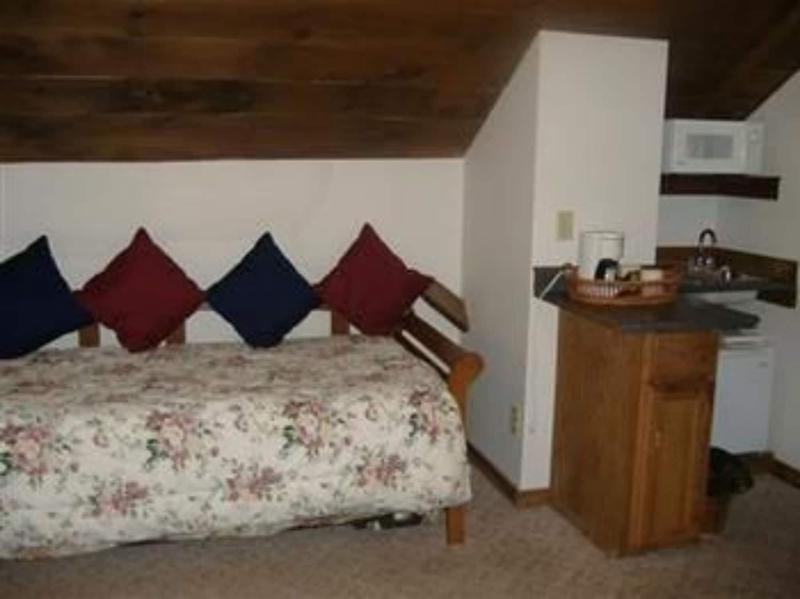 Sturbridge Country Inn image