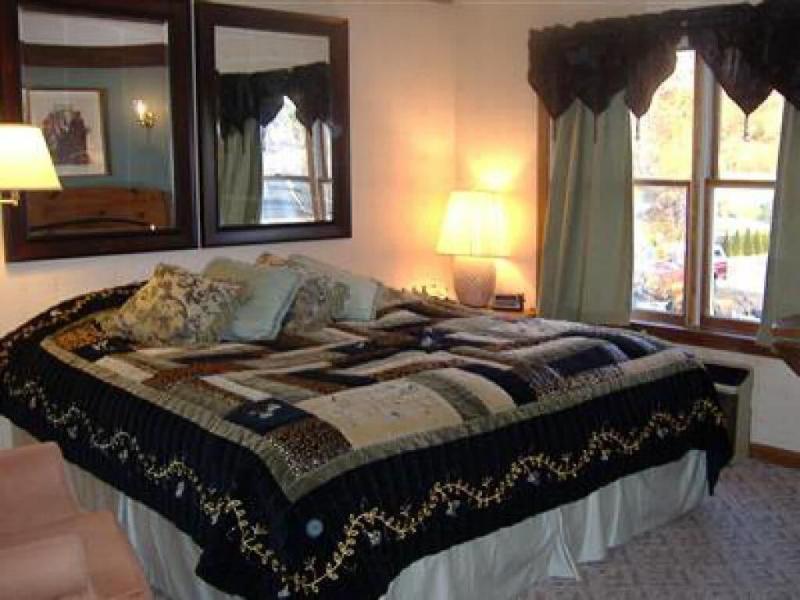 Sturbridge Country Inn image