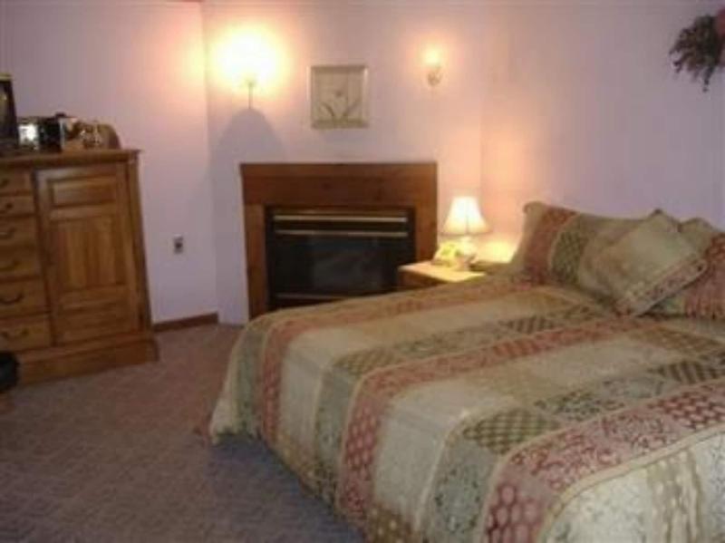 Sturbridge Country Inn image