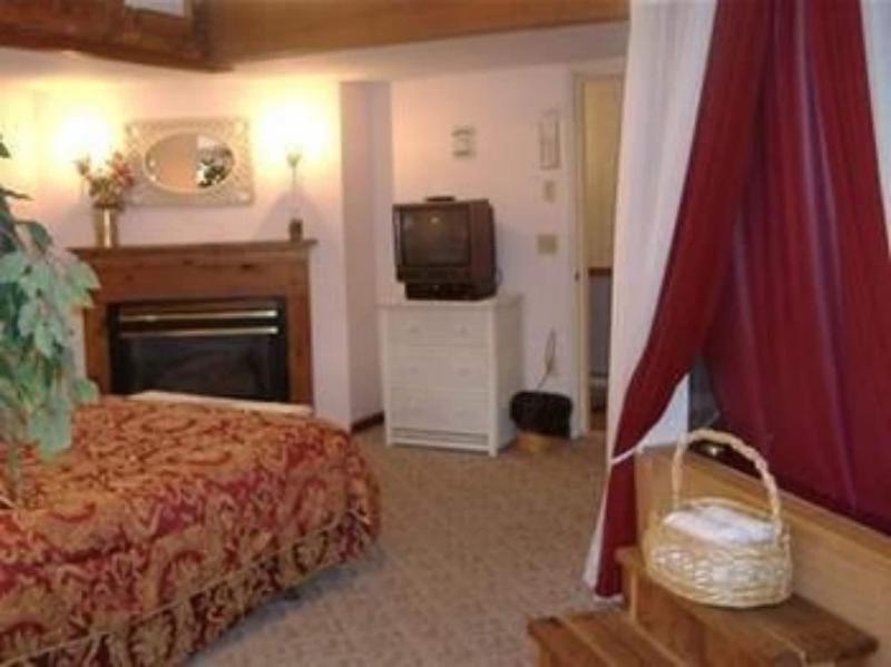 Sturbridge Country Inn image