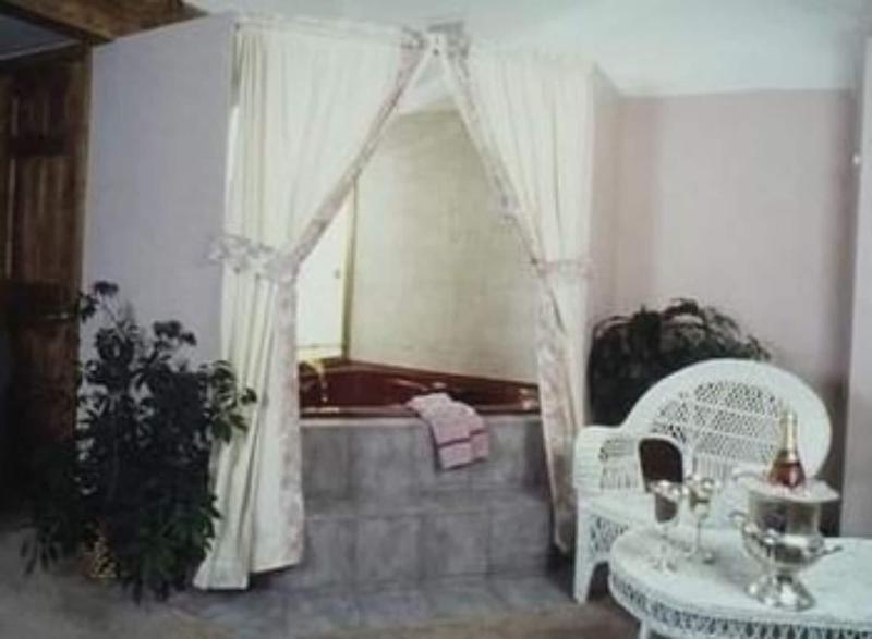 Sturbridge Country Inn image
