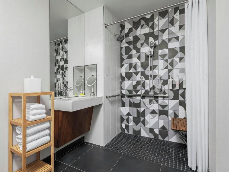 Le Meridien Pasadena Arcadia image