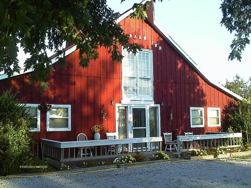 Kennedys Red Barn Inn, Missouri Northeast