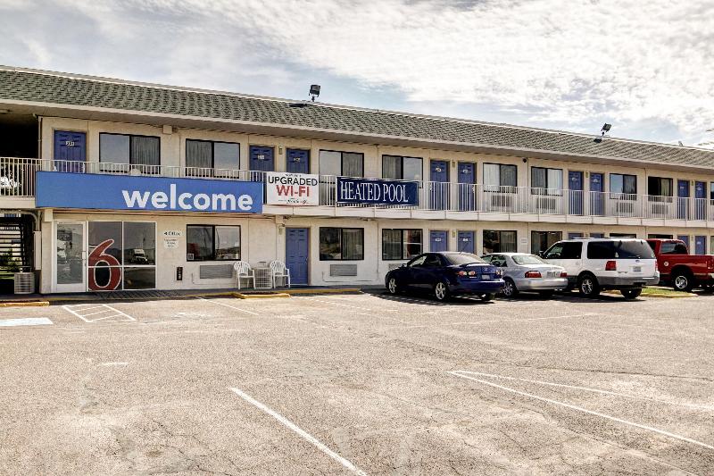 Motel 6 Wells NV image