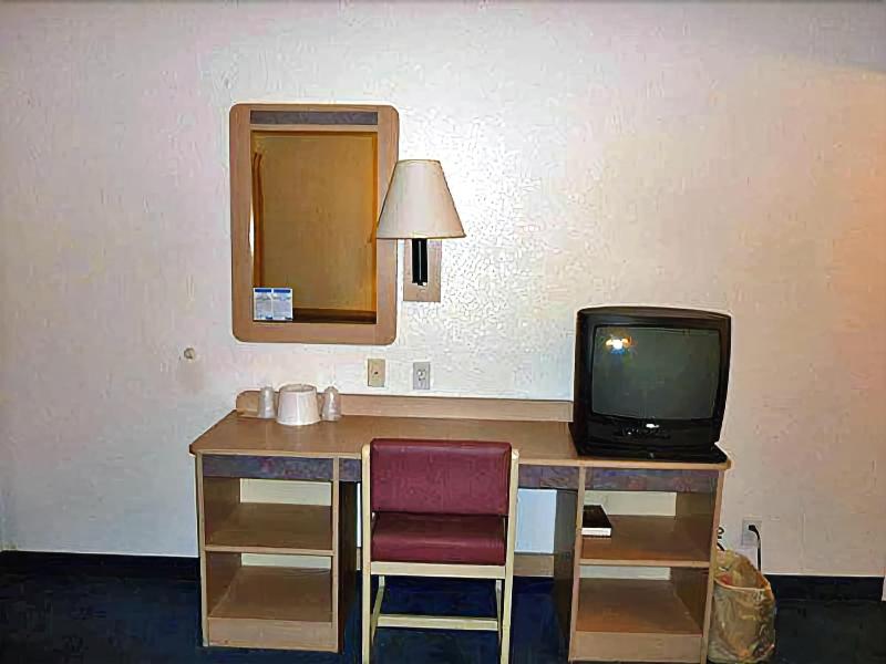 Motel 6 Wells NV image