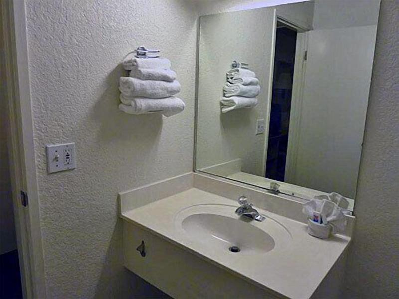 Motel 6 Wells NV image